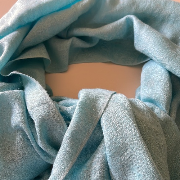 Long light blue lightweight scarf/wrap. Perfect summer wrap. - Picture 4 of 6